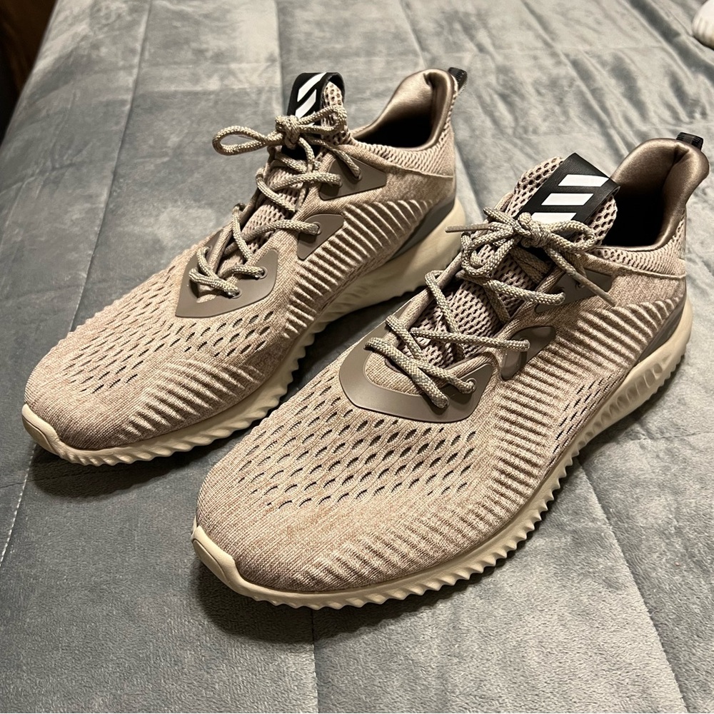 Men’s Adidas Alphabounce Size 12